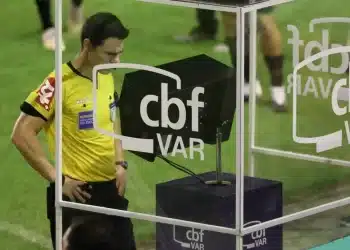 No Campeonato Brasileiro, árbitros irão explicar decisões do VAR ao público