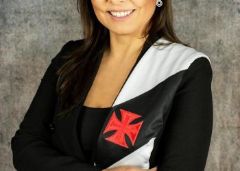 Você conhece a Kátia dos Santos, mulher poderosa que cuida das finanças da Vasco SAF?