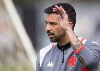 Emiliano Díaz abre o jogo sobre reforços no Vasco