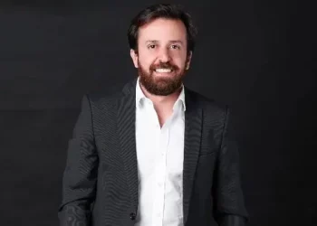 Possível novo diretor de futebol do Vasco quebra o silêncio: “É gigante!”