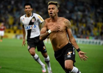 Ex-Vasco, Rafael Silva surpreende e acerta com clube carioca