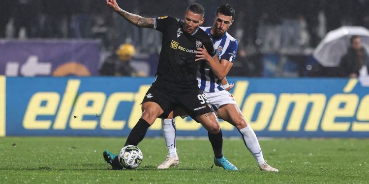 Jornal português fala sobre Clayton no Vasco