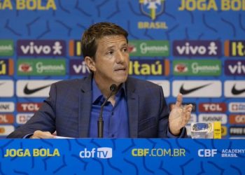 Juninho Paulista é alvo do Vasco para ser o novo diretor de futebol