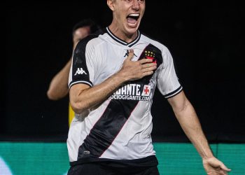 Lucas Piton é o lateral-esquerdo da Série A com mais gols em 2024