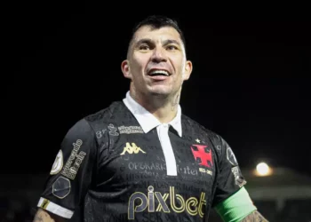 Medel é sincero e aponta erro do Vasco contra o Água Santa