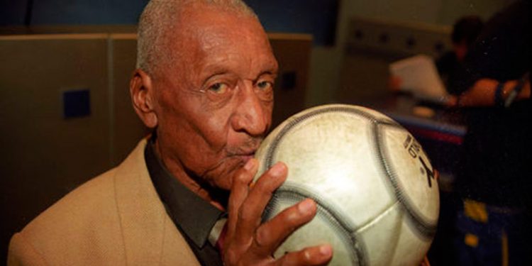 Moacyr Barbosa, ídolo do Vasco, completaria 103 anos hoje