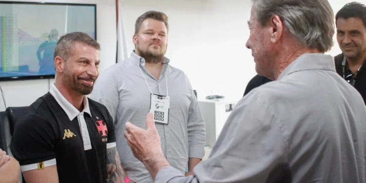 Pedrinho afirma ter relação fria com 777 Partners, dona do Vasco