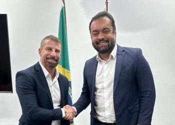 Pedrinho chuta o balde e entra nos bastidores para ajudar o Vasco resolver situação do Maracanã