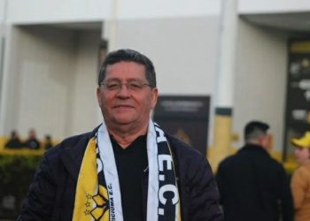 Presidente do Criciúma abre o jogo sobre Alex Brasil no Vasco