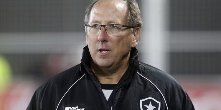 Botafogo investe quase R$ 50 milhões em jogador que foi eleito bagre no Vasco