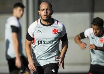 Três jogadores estão de saída do Vasco
