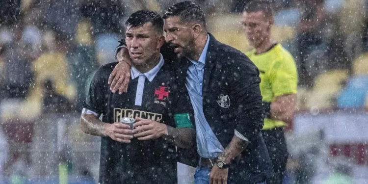 Gary Medel, do Vasco, pode ser desfalque contra Fluminense