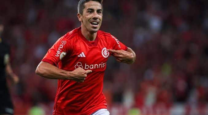 Alvo do Vasco, Carlos de Pena está próximo do Bahia