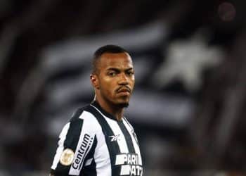 Plano A do Vasco na janela continua sendo Marlon Freitas