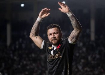 Santos desiste de contratar Rossi, do Vasco, por motivo bizarro