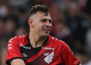 Flamengo sai “ganhando” com transferência de Hugo Moura para o Vasco