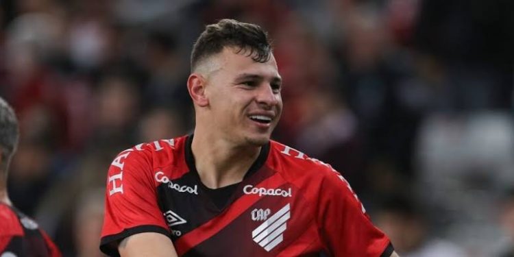 Flamengo sai “ganhando” com transferência de Hugo Moura para o Vasco