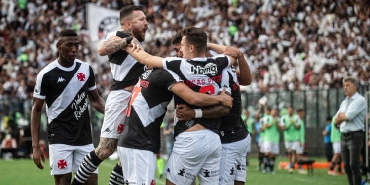 Confira a provável escalação do Vasco contra o Bragantino