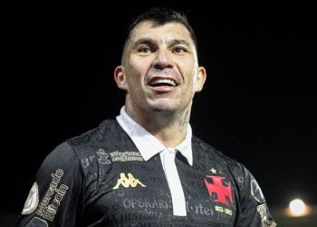 Zagueiro do Vasco, Medel será relacionado contra o Criciúma