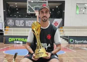 Jonhny Alves brilha no comando do Vasco no futsal com sua experiência