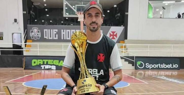 Jonhny Alves brilha no comando do Vasco no futsal com sua experiência