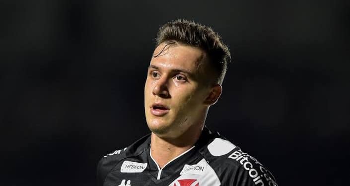 Jogadores voltam ao treino do Vasco