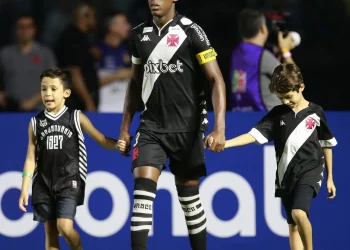 Jornalista detona atuação de jogador titular do Vasco