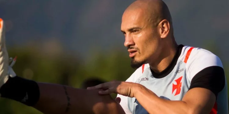 Maicon deve ganhar mais minutos no Vasco