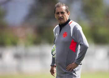 Titular do Vasco sofre lesão e pode desfalcar o time na próxima rodada