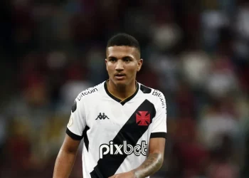 "Titular…." Jogador pede passagem no Vasco