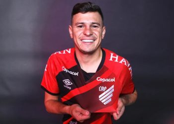 Vasco acerta contratação de volante da Série A