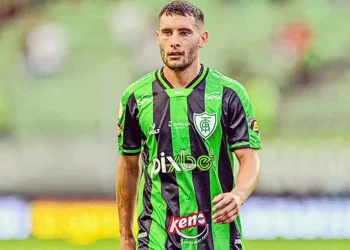 Vasco não entrará em leilão com Fortaleza para contratar Martínez