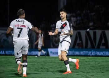 Vegetti se torna 9° maior artilheiro estrangeiro da história do Vasco