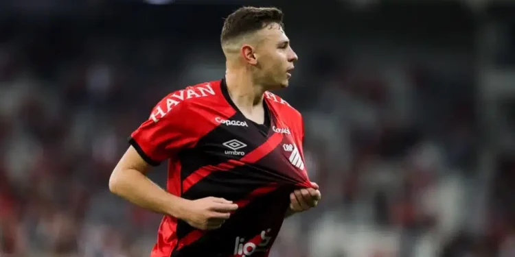 Volante chega como um pedido de Ramón Diaz, que cobrou contratação de um jogador da posição antes do início do Brasileirão