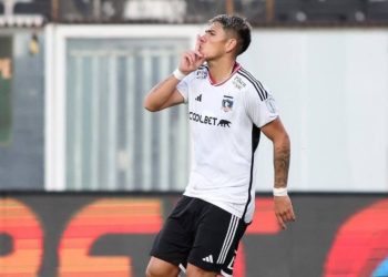 Emprestado pelo Vasco, Palacios cumpre meta no Colo-Colo