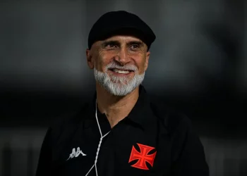 Entenda como Álvaro Pacheco foi importante na classificação do Vasco