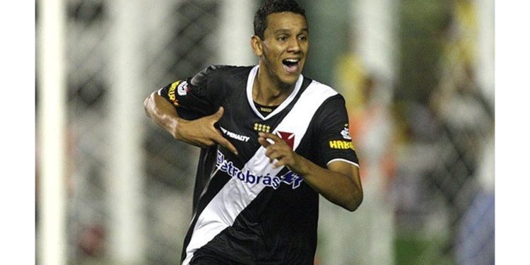 Jogador tem conversa informal com torcedor e também se mostra abatido com derrota para o Flamengo