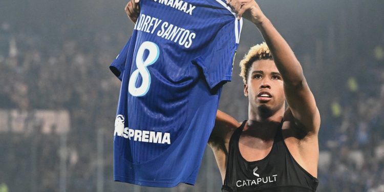 Ex-Vasco, Andrey Santos começa a render na Europa