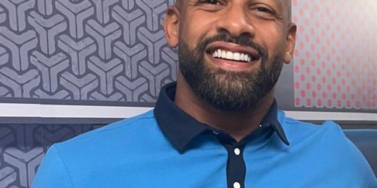 Ex-Vasco largou o futebol e virou comentarista