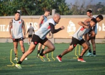 Dois jovens da base são reintegrados ao elenco do Vasco