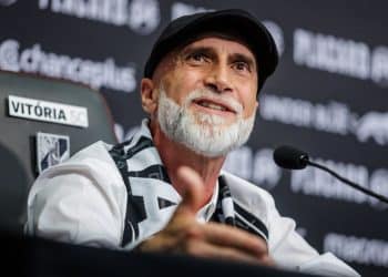 Vitória de Guimarães busca substituto para Álvaro Pacheco, técnico especulado no Vasco