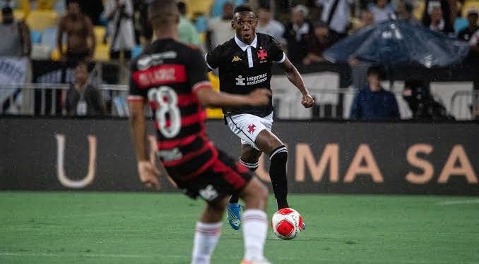 Confira a arbitragem de Vasco x Flamengo