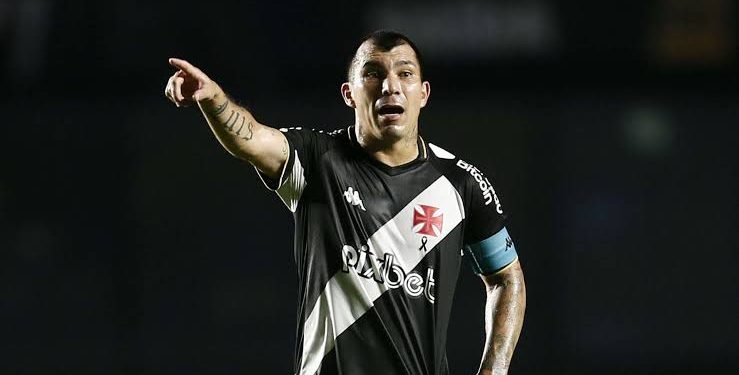 Vasco: Saída de Medel pode avaliar valor altíssimo na folha salarial; confira