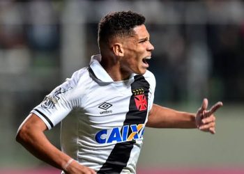 Paulinho comenta em publicação de retorno de Philippe Coutinho ao Vasco