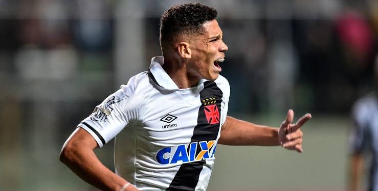Paulinho comenta em publicação de retorno de Philippe Coutinho ao Vasco