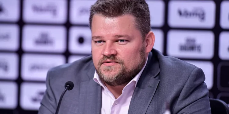 Bomba! Lúcio Barbosa e Kátia dos Santos estão fora do Vasco