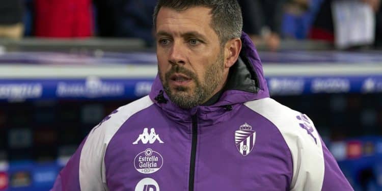 Paulo Pezzolano elogia Vasco, mas dá recado sobre Valladolid: “Tenho a cabeça aqui”