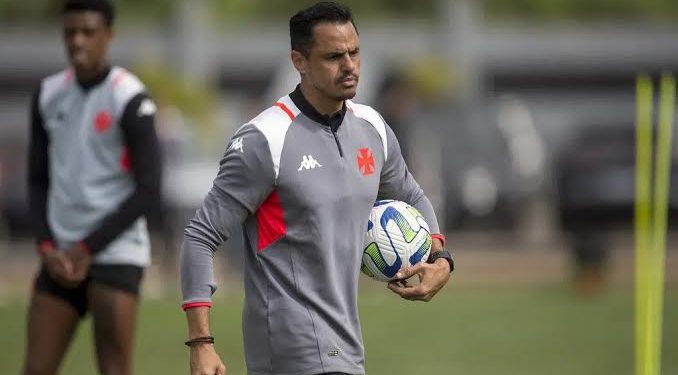 Permanência de Diego Pereira será avaliada pela diretoria do Vasco