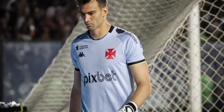 Cruzeiro quer contratar Léo Jardim, do Vasco? Alexandre Mattos abre o jogo e fala sobre