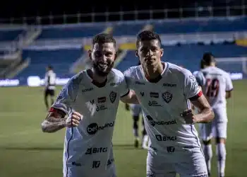 Vitória pode perder os dois zagueiros para a partida contra o Vasco